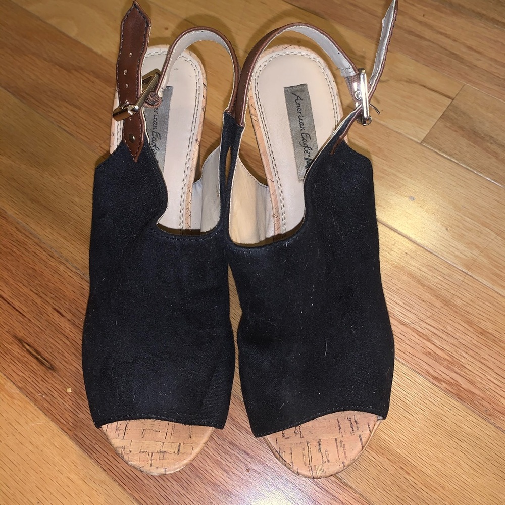 American Eagle Size 7 black wedges